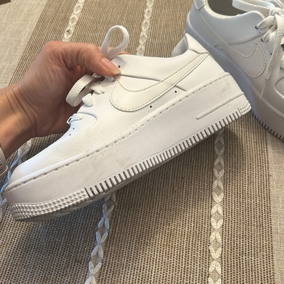 Women’s Nike Air Force 1 Sage Shoes - Picture 5 of 10